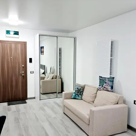 Apartment Senaqua Studio By Alezzi
